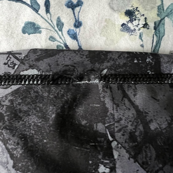 Old Navy athletic Leggings - Picture 4 of 5